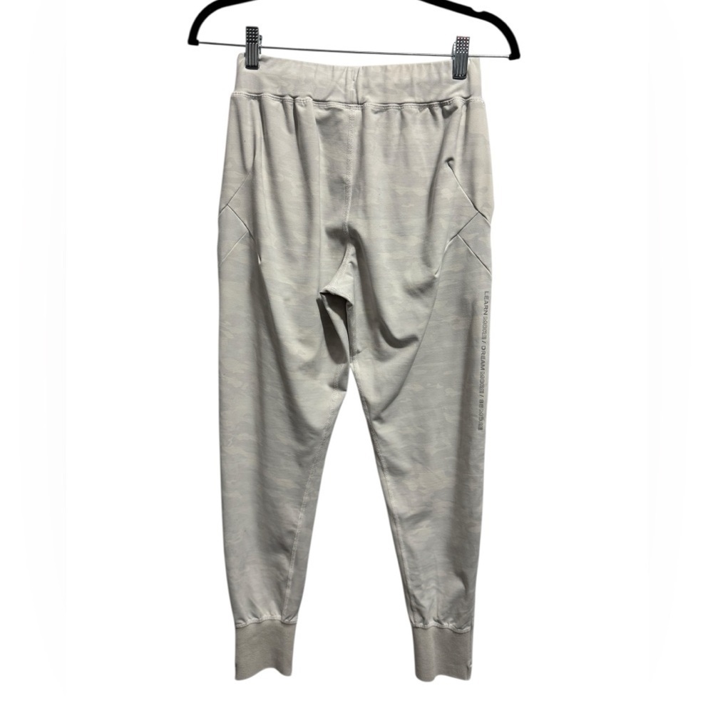 Alphalete Camo Jogger Pants Grey - Picture 3 of 11